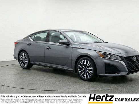 Used 2025 Nissan Altima 2.5 SV FWD image 1