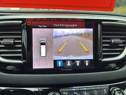 Used 2020 Chrysler Pacifica Touring-L Plus w/ Advanced Safetytec Group image 21