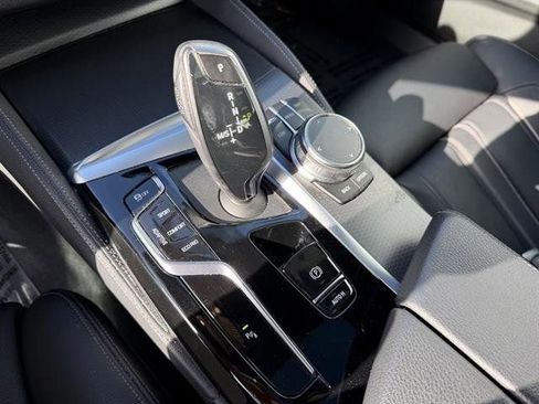 Used 2022 BMW M550i xDrive w/ Premium Package image 27