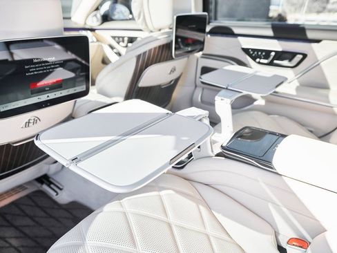 Used 2025 Mercedes-Benz Maybach S 680 4MATIC image 59