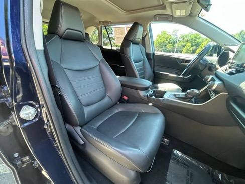 Certified 2021 Toyota RAV4 XLE Premium AWD/4WD image 27