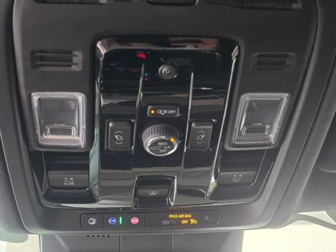 Used 2025 Cadillac Escalade V AWD/4WD image 36