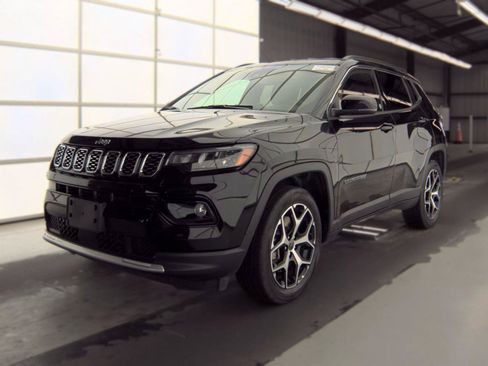 Used 2025 Jeep Compass Limited AWD/4WD image 2