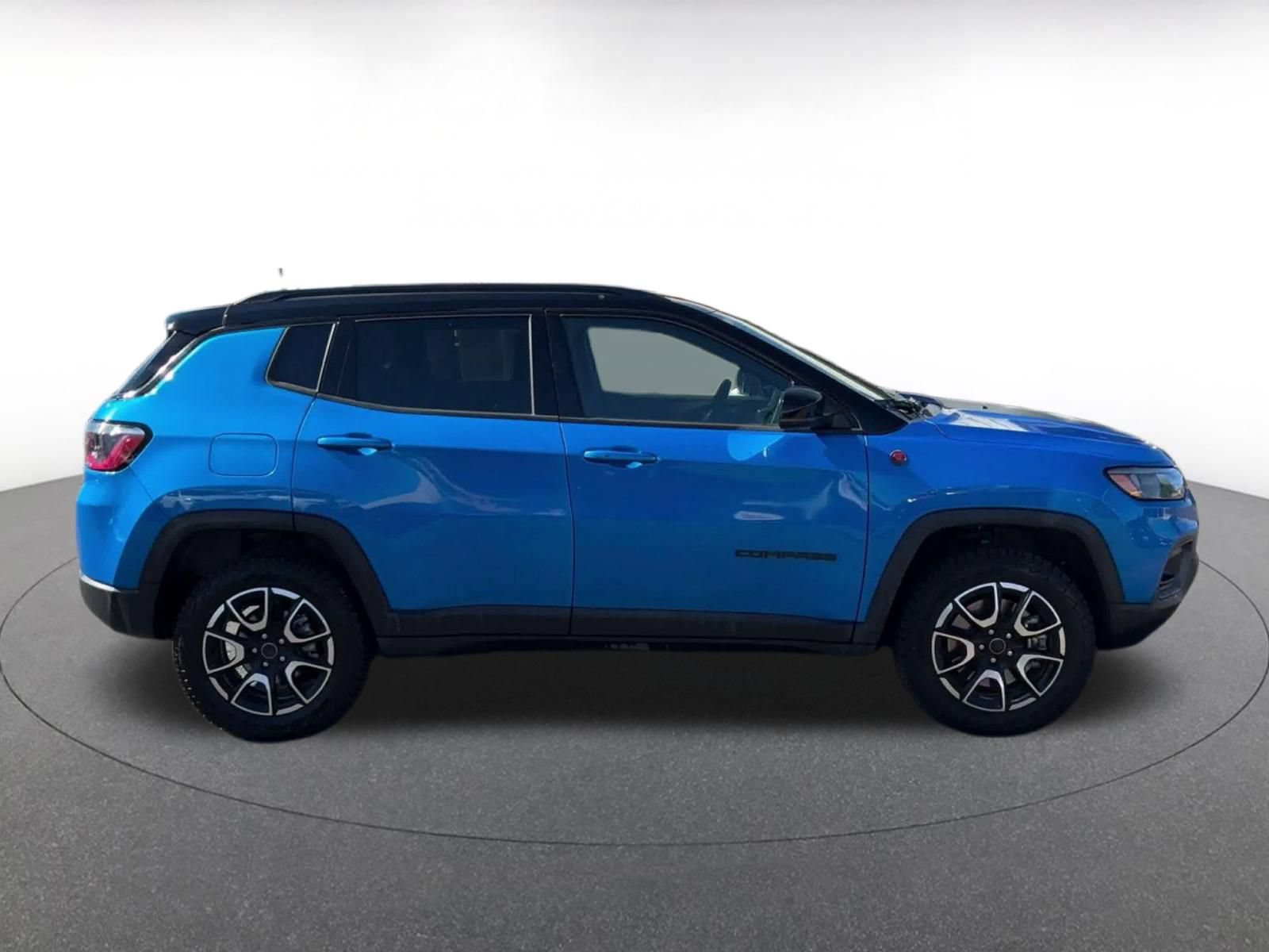 Used 2026 Jeep Compass Trailhawk AWD/4WD image 15