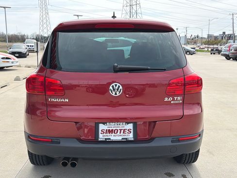 Used 2012 Volkswagen Tiguan S image 7