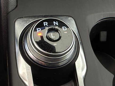 Certified 2020 Ford Escape SE image 10