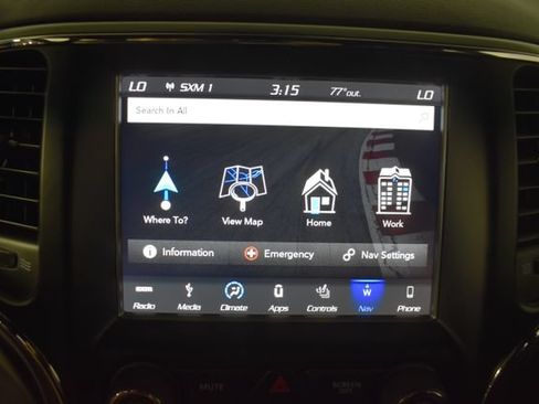 Used 2018 Jeep Grand Cherokee Laredo AWD/4WD image 22
