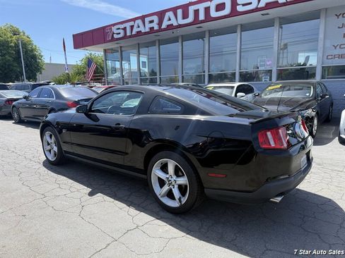 Used 2010 Ford Mustang GT RWD image 4