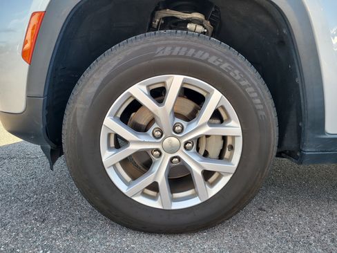 Used 2022 Jeep Grand Cherokee Limited RWD image 9