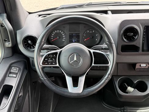 Used 2021 Freightliner Sprinter 2500 AWD/4WD image 13