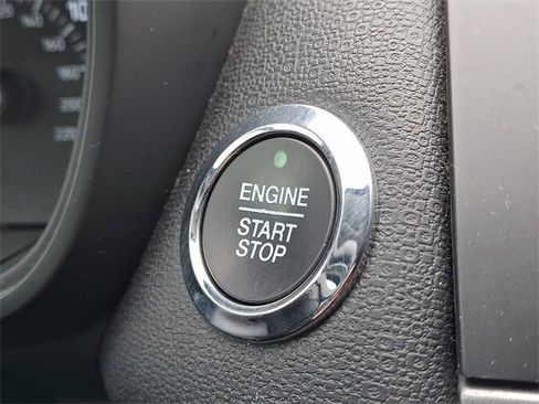 Certified 2019 Ford EcoSport SE w/ SE Convenience Package image 21