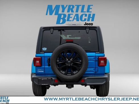 Used 2021 Jeep Wrangler Unlimited Sahara image 5