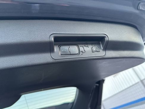 Used 2023 Ford Explorer XLT w/ Equipment Group 202A image 11