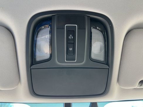 Used 2017 Kia Sorento LX w/ LX Convenience Package image 28