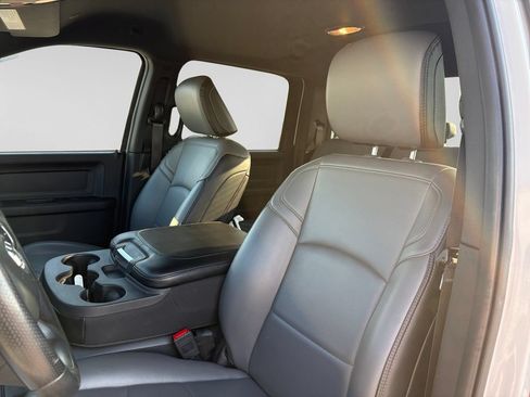 Used 2024 RAM 2500 Tradesman w/ Chrome Appearance Group AWD/4WD image 21