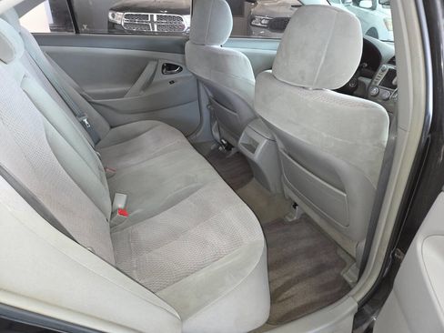 Used 2010 Toyota Camry LE FWD image 24