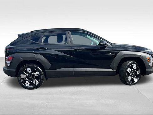 Used 2025 Hyundai Kona SEL image 2