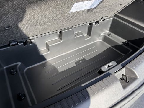 Used 2026 GMC Acadia Elevation image 10