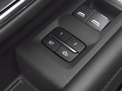 Used 2024 Chevrolet Tahoe High Country w/ Advanced Technology Package image 12