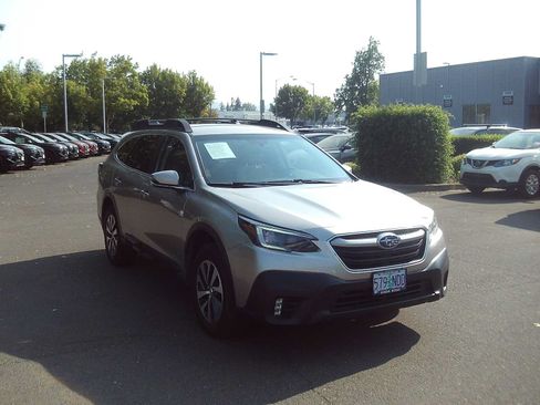 Used 2020 Subaru Outback Premium AWD/4WD image 7