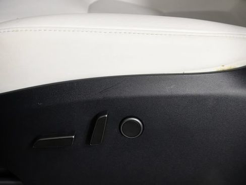 Used 2024 Tesla Model Y Long Range RWD image 18