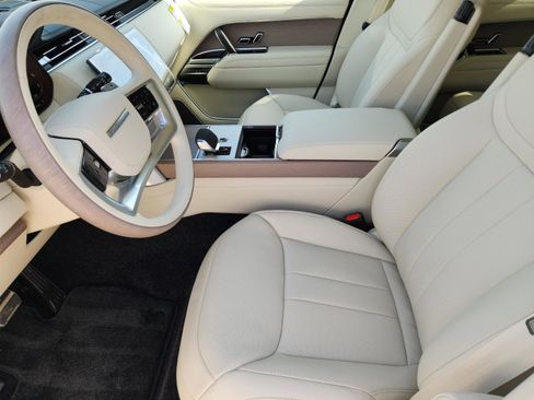 New 2026 Land Rover Range Rover Autobiography image 9