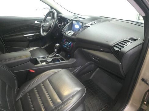 Certified 2017 Ford Escape Titanium FWD image 4