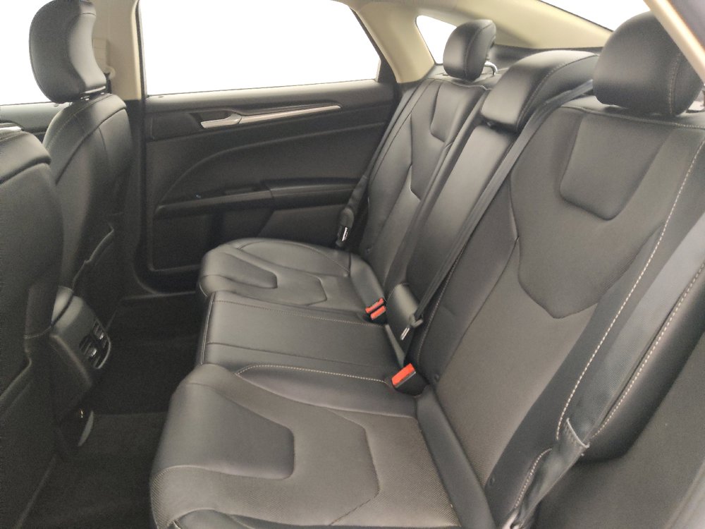 Used 2019 Ford Fusion Energi Titanium FWD image 18