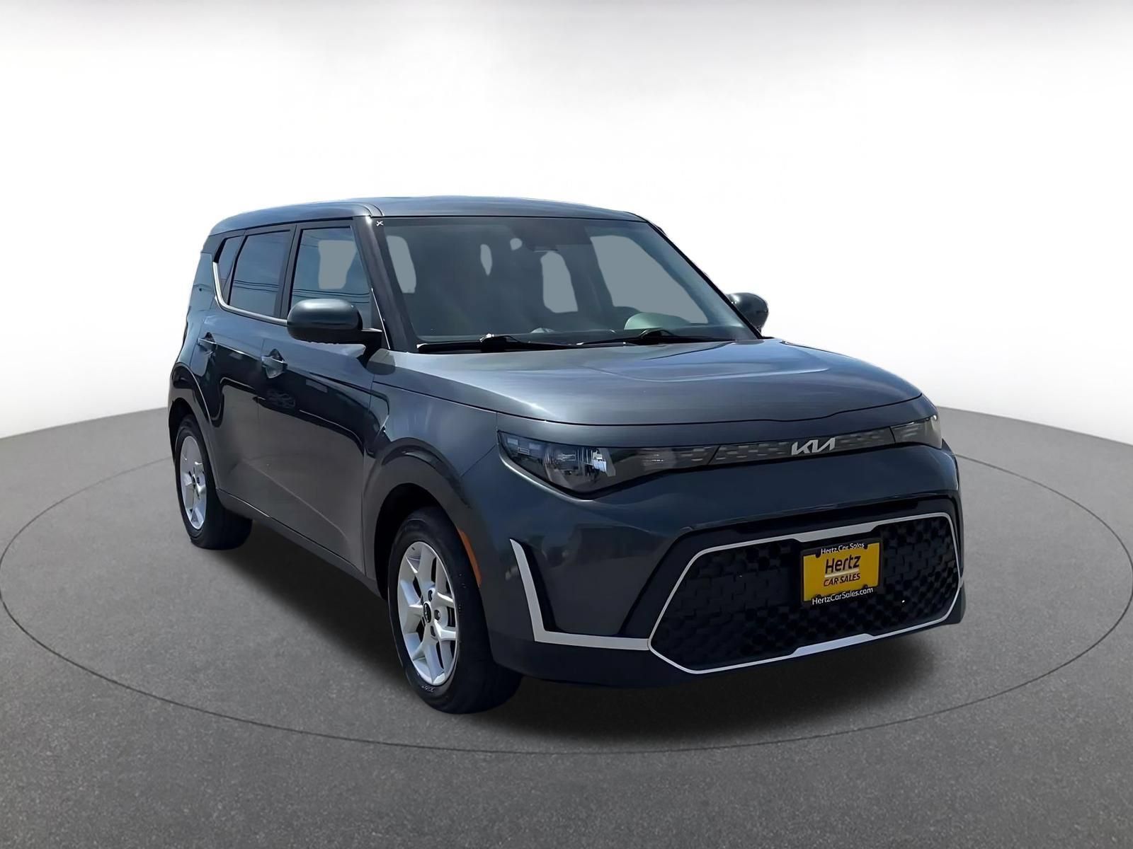 Used 2025 Kia Soul LX w/ LX Technology Package FWD image 3