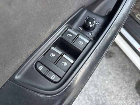 Used 2019 Audi Q8 Prestige w/ Luxury Package image 16