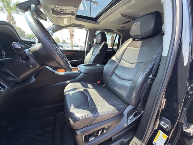 Used 2020 Cadillac Escalade Premium Luxury w/ LPO, Radiant Package RWD image 11