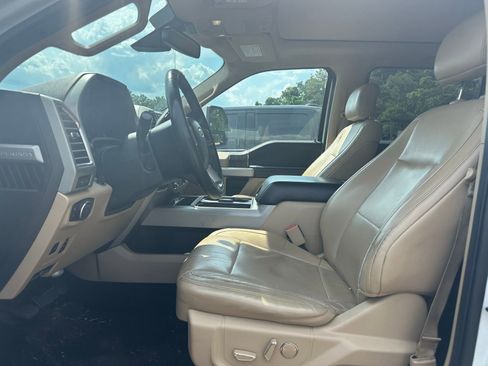 Used 2017 Ford F250 Lariat w/ Lariat Ultimate Package AWD/4WD image 8