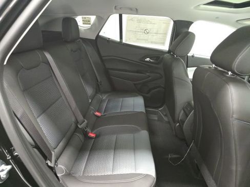 New 2026 Chevrolet Trax LT w/ Sunroof Package image 28