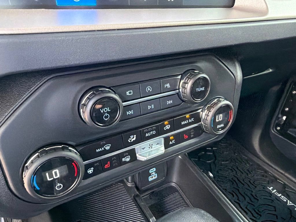 Used 2025 Ford Bronco Outer Banks AWD/4WD image 27