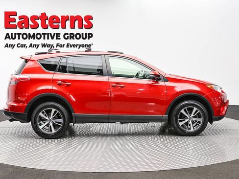Used 2017 Toyota RAV4 XLE AWD/4WD image 4