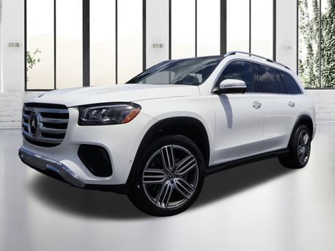 Used 2025 Mercedes-Benz GLS 450 4MATIC image 1