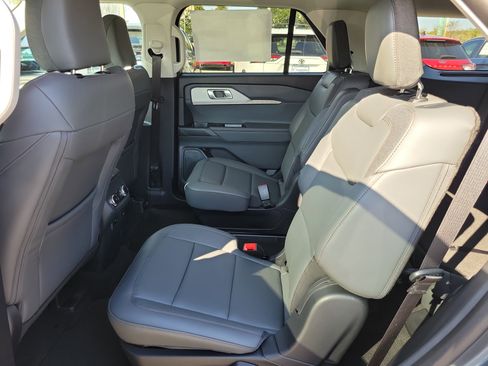 New 2026 Ford Explorer Active w/ Active Comfort Package image 23