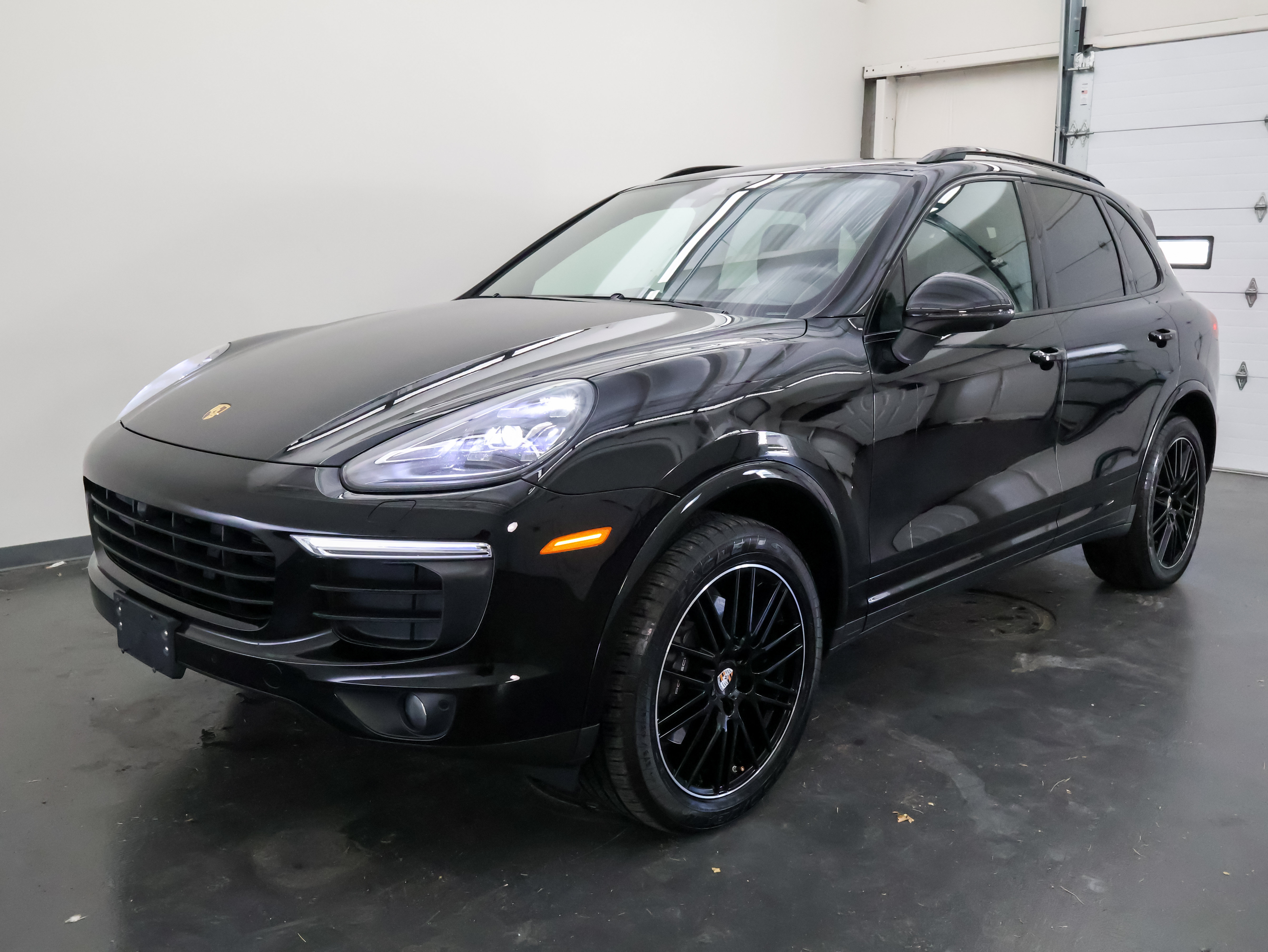 Used 2018 Porsche Cayenne Platinum Edition AWD/4WD image 7