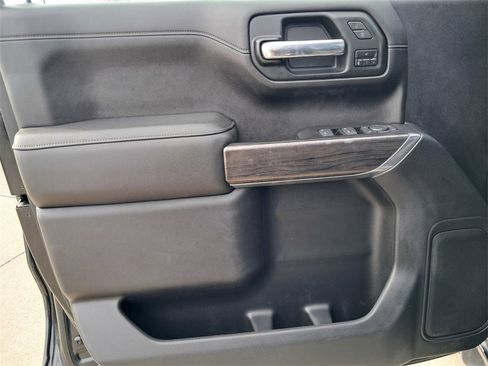 Used 2022 Chevrolet Silverado 1500 LTZ w/ Z71 Off-Road Package image 9