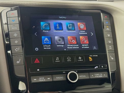 Certified 2025 INFINITI QX50 Luxe w/ Accent Package image 18
