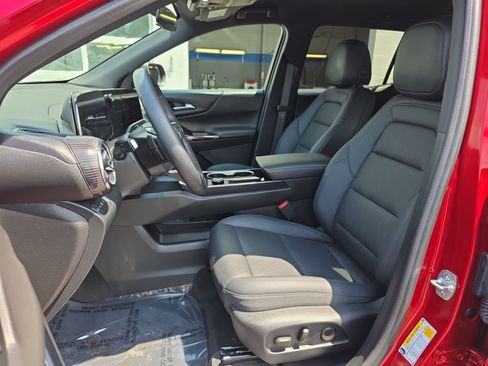 Used 2026 Chevrolet Equinox LT w/ Convenience Package II AWD/4WD image 11