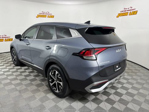 Used 2023 Kia Sportage EX FWD image 3