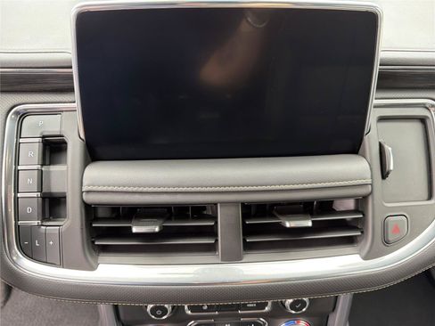 Used 2021 GMC Yukon SLT w/ SLT Luxury Plus Package AWD/4WD image 10