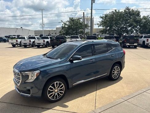 Used 2024 GMC Terrain Denali w/ Denali Premium Package AWD/4WD image 1