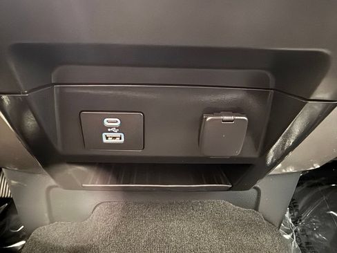 Used 2022 Ford F350 Lariat w/ Tremor Off-Road Package AWD/4WD image 41