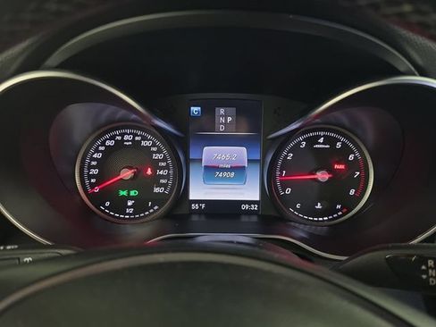 Used 2018 Mercedes-Benz GLC 300 4MATIC image 11