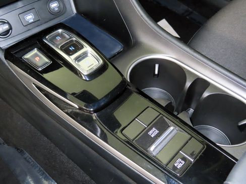 Used 2022 Hyundai Sonata SE w/ Preferred Accessory Package image 25