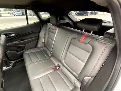 Used 2025 Chevrolet Trax RS w/ Sunroof Package image 21