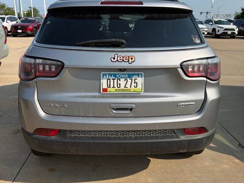 Used 2018 Jeep Compass Latitude w/ Popular Equipment Group AWD/4WD image 5