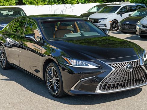 Used 2023 Lexus ES 350 w/ Premium Package FWD image 9